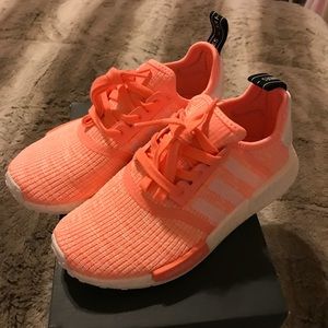 NMD R1 Woman size 6.5